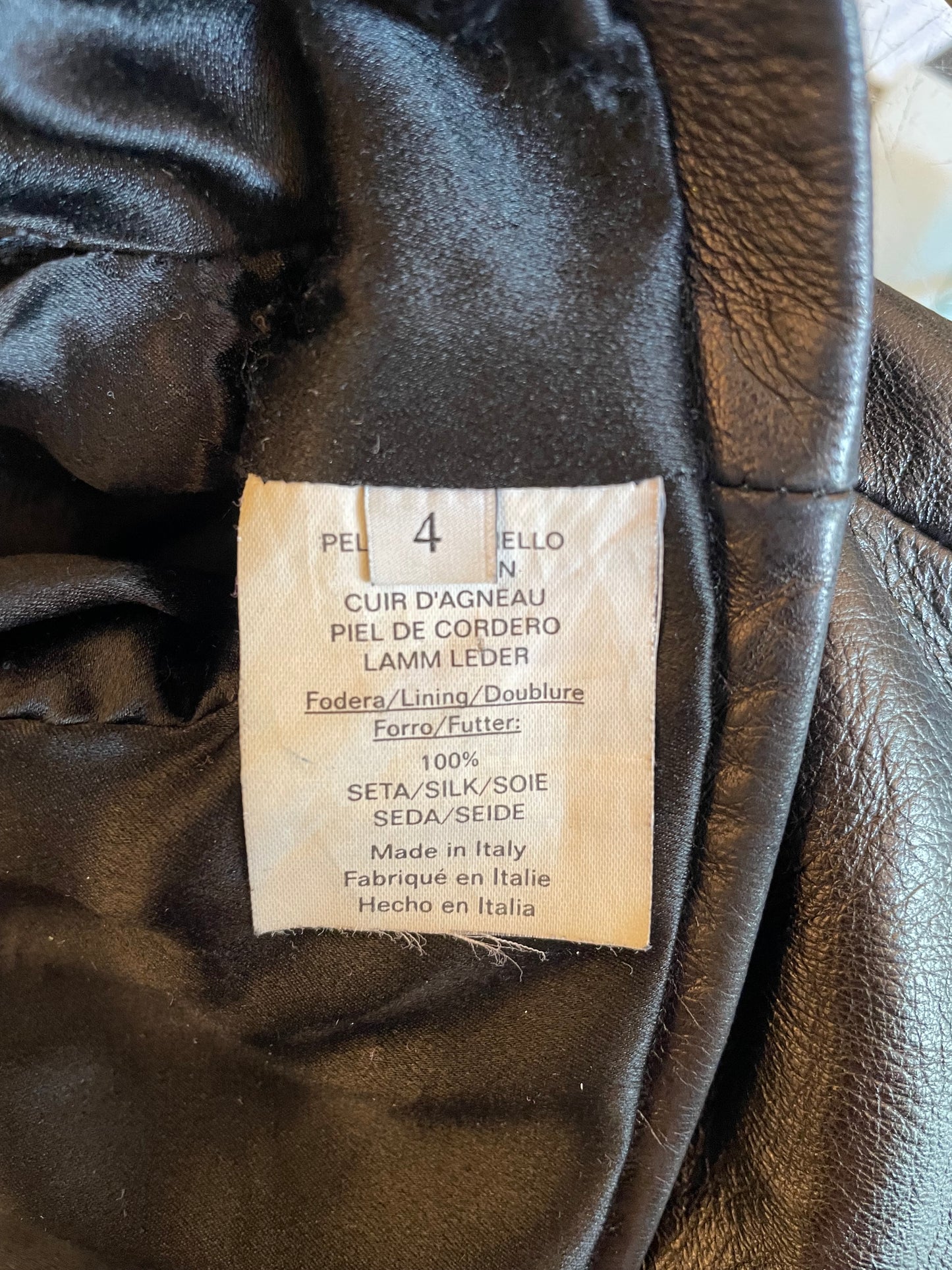 Veste courte en cuir noir Valentino