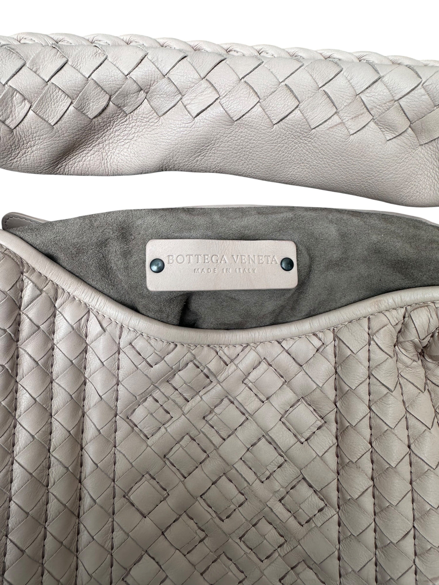 Sac hobo Bottega Veneta en cuir Intrecciato poudre