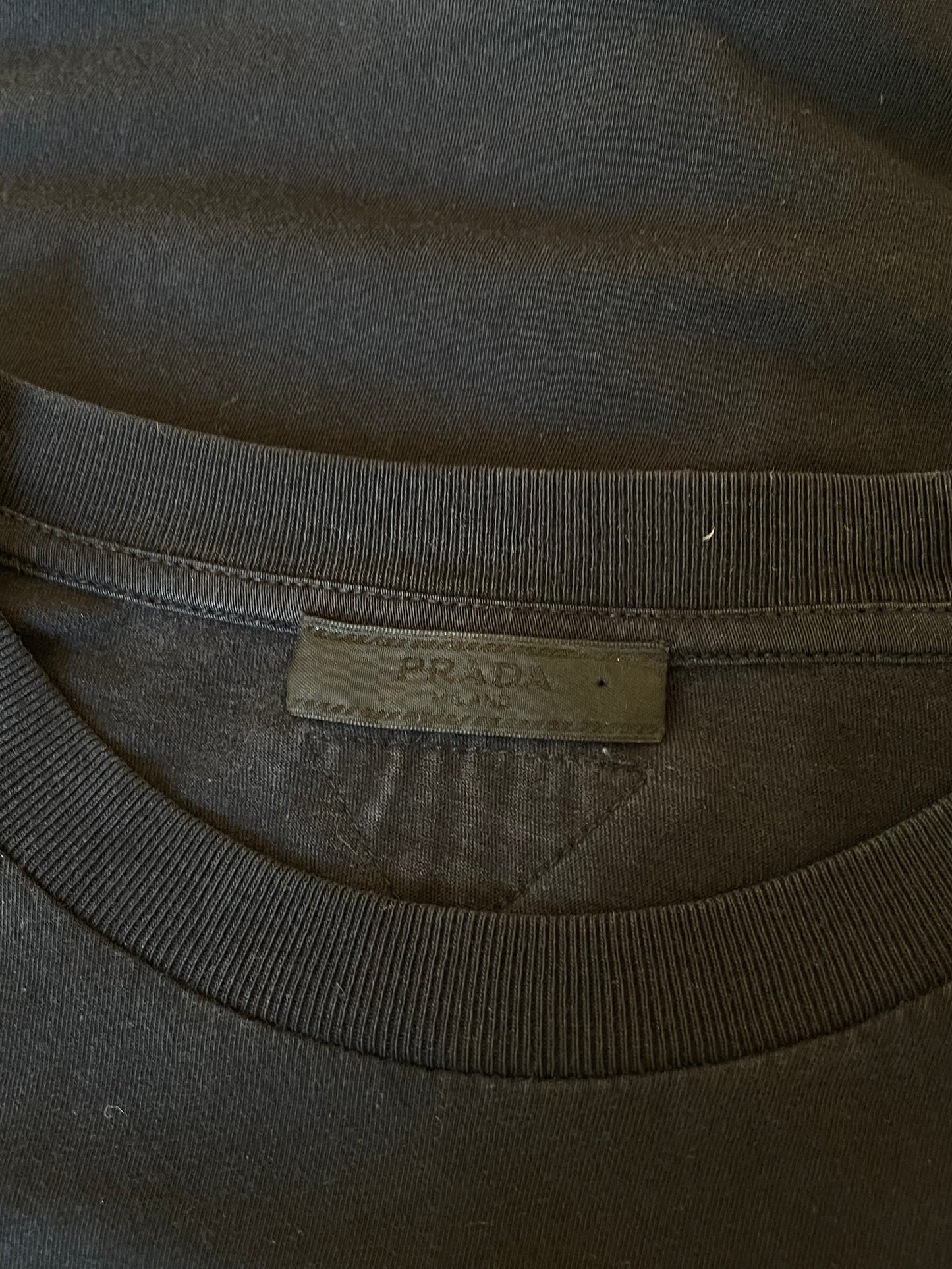 T-shirt noir à manches longues Prada