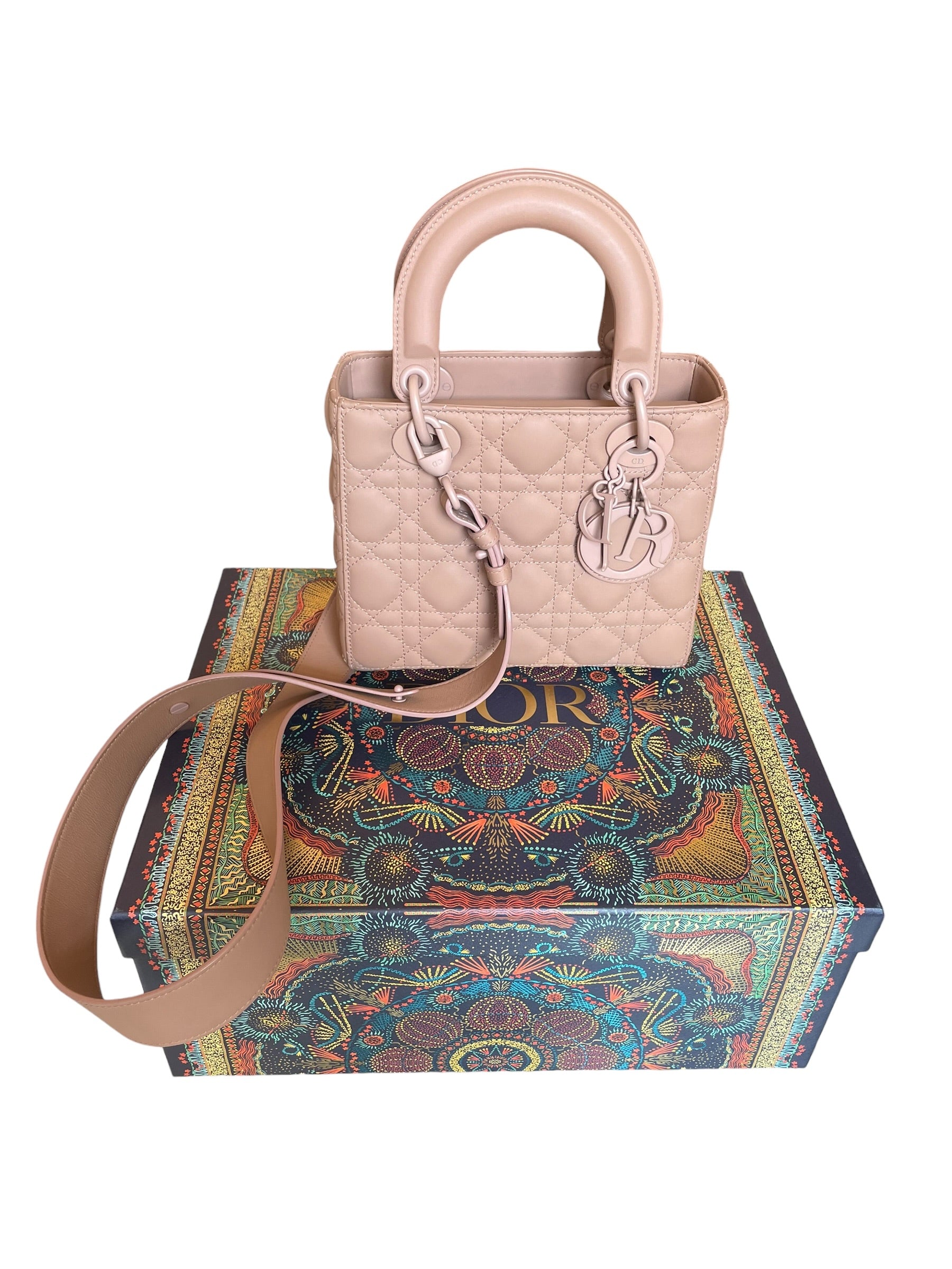 Dior - Sac Lady Dior en cuir mat beige nude
