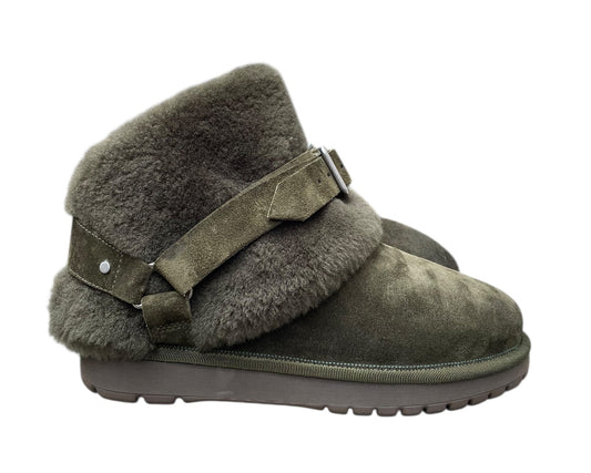 Burberry Shearling-Lined Foldover Boots – Khaki