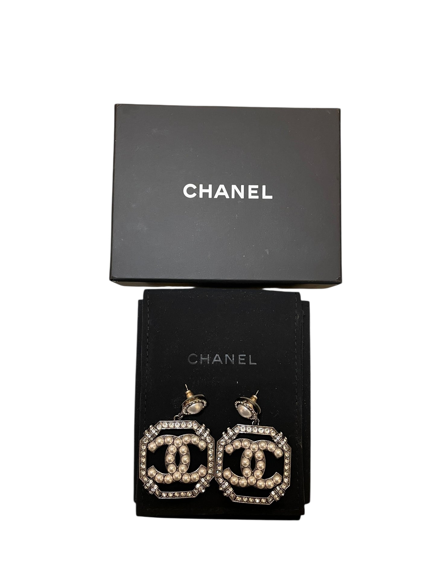 Chanel pearls and rhinestones earrings