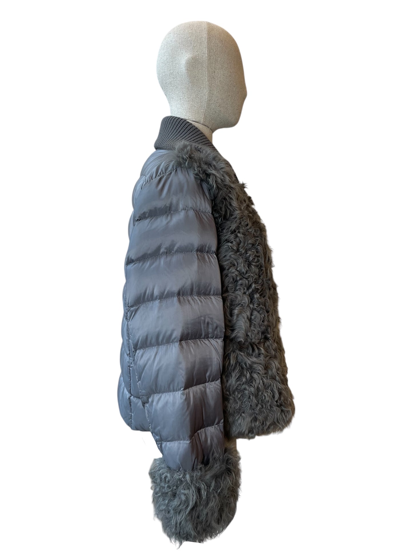 Doudoune Moncler avec bordure en fourrure