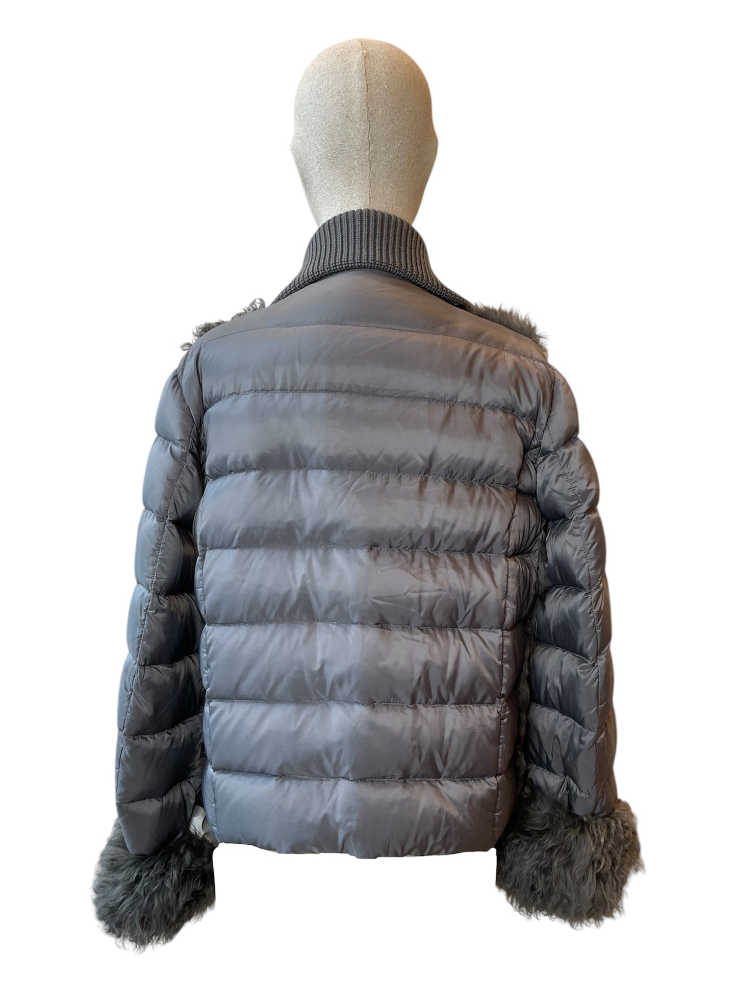 Doudoune Moncler avec bordure en fourrure